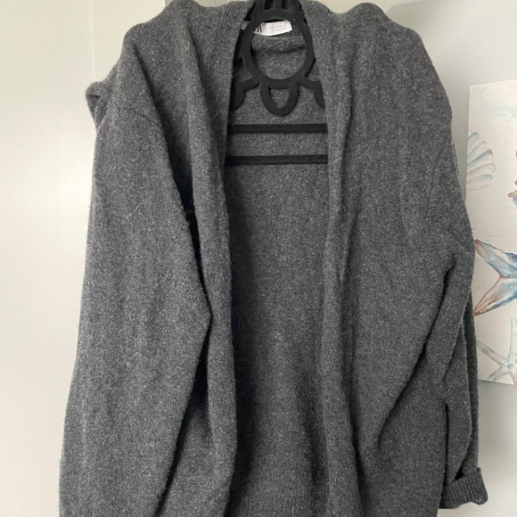 ZARA Soft Gray Cozy Cardigan Size XL Preloved - Picture 1 of 4